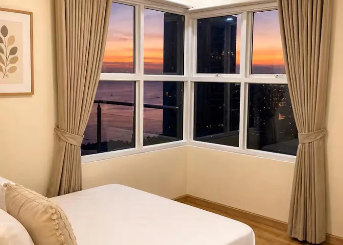 2br Malate Bayview Mansion, High Floor Seaview 26b Apartment